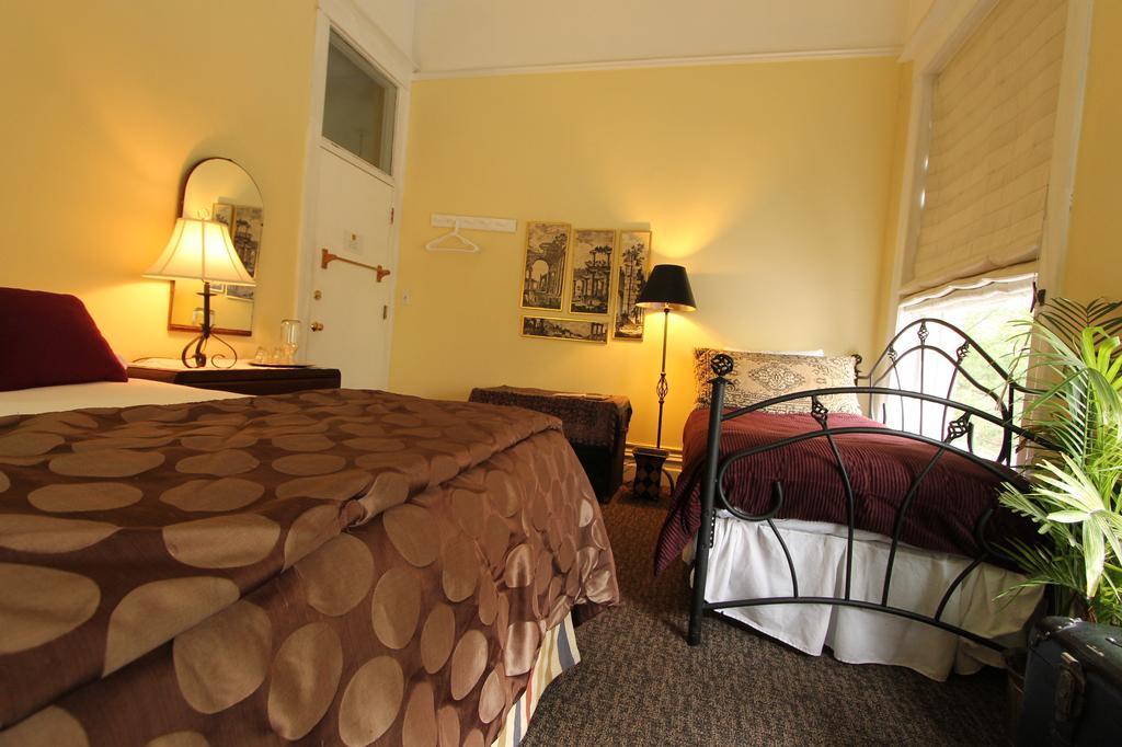 Pensione Nichols Seattle Room photo