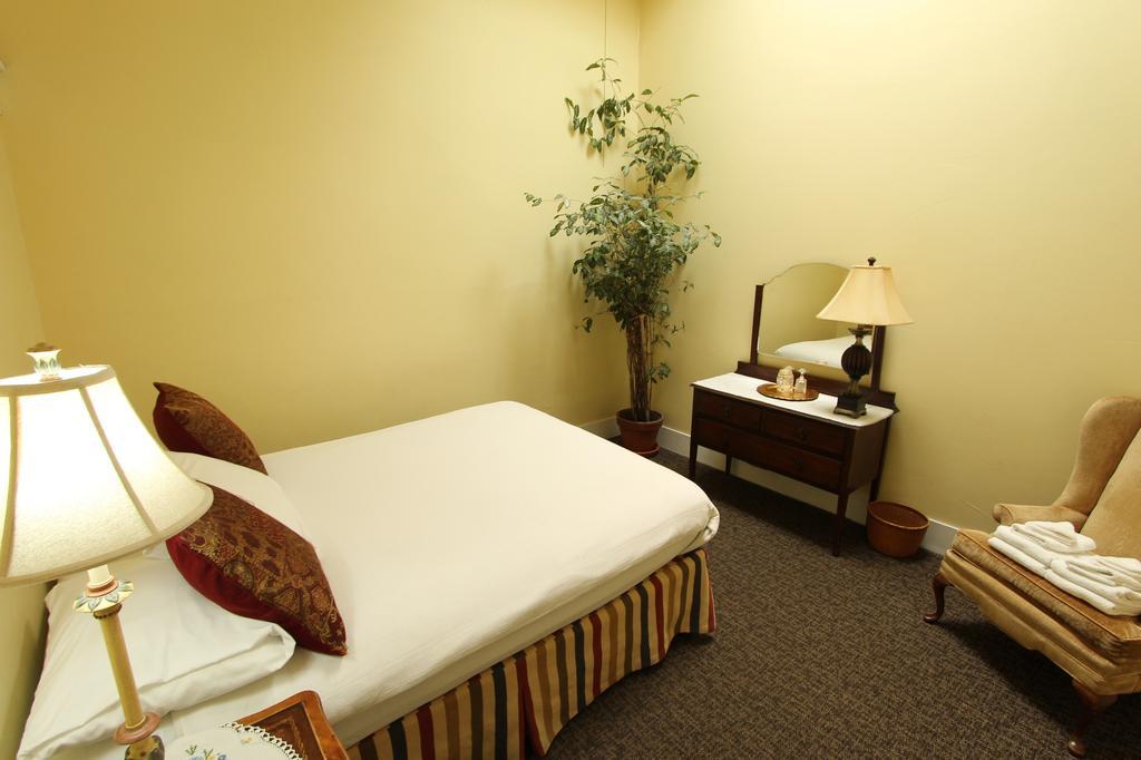 Pensione Nichols Seattle Room photo